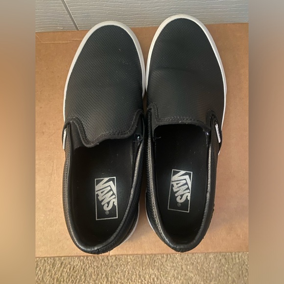 🖤Worn Once! Black Leather Slip-On Vans- M8.5/W10🖤 - Picture 5 of 7
